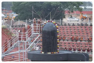 https://nithyananda.org/sites/default/files/photo-gallery/Nithyananda_Swami-5-06-13-5.JPG?1370463827
