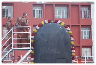 https://nithyananda.org/sites/default/files/photo-gallery/Nithyananda_Swami-5-06-13-6.JPG?1370463827
