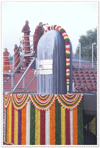 https://www.nithyananda.org/sites/default/files/photo-gallery/Nithyananda_Swami-6-11-13-1%20%286%29.JPG