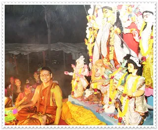 https://www.nithyananda.org/sites/default/files/photo-gallery/Nithyananda_Swami-Devi-Visarjan-navaratri-14-10-13%20%289%29_0.JPG