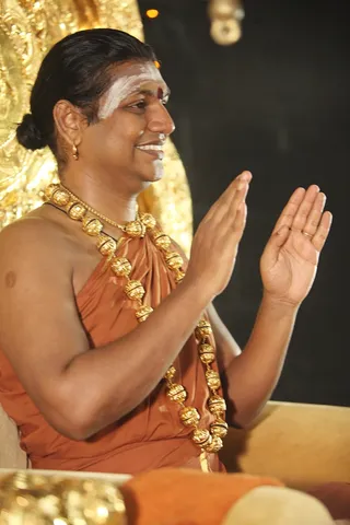 http://nithyananda.org/sites/default/files/photo-gallery/Nithyananda_Swami0803131_0.JPG