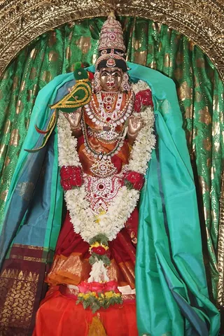 http://nithyananda.org/sites/default/files/photo-gallery/Nithyananda_Swami0803134_0.JPG
