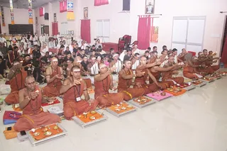 http://nithyananda.org/sites/default/files/photo-gallery/Nithyananda_Swami0803138_0.JPG