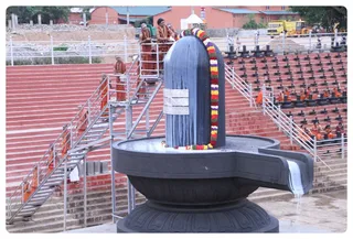 http://nithyananda.org/sites/default/files/photo-gallery/Nithyananda_Swami17-6-13-11.JPG