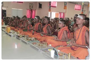 http://nithyananda.org/sites/default/files/photo-gallery/Nithyananda_Swami2203139.JPG