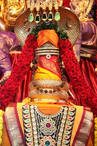http://nithyananda.org/sites/default/files/photo-gallery/Nithyananda_Swami_06031312.JPG