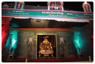 http://nithyananda.org/sites/default/files/photo-gallery/Nithyananda_Swami_1203138_0.JPG
