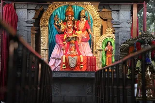 Sri Nithyanandeswara and Nithyanandeswari