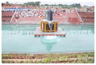 http://nithyananda.org/sites/default/files/photo-gallery/Nithyananda_Swami_Gurupurnima_2013%20%2810%29.JPG