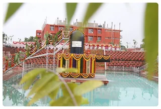 http://nithyananda.org/sites/default/files/photo-gallery/Nithyananda_Swami_Gurupurnima_2013%20%2816%29.JPG