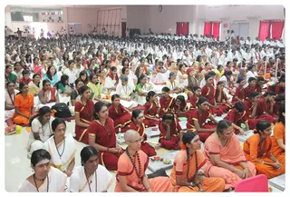 http://nithyananda.org/sites/default/files/photo-gallery/Nithyananda_Swami_Gurupurnima_2013%20%2821%29.JPG