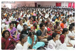 http://nithyananda.org/sites/default/files/photo-gallery/Nithyananda_Swami_Gurupurnima_2013%20%2823%29.JPG