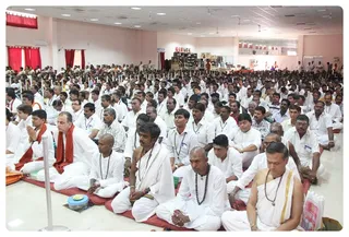 http://nithyananda.org/sites/default/files/photo-gallery/Nithyananda_Swami_Gurupurnima_2013%20%2826%29.JPG