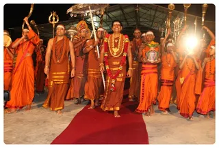 http://nithyananda.org/sites/default/files/photo-gallery/Nithyananda_Swami_Gurupurnima_2013%20%2833%29.JPG