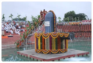 http://nithyananda.org/sites/default/files/photo-gallery/Nithyananda_Swami_Gurupurnima_2013%20%288%29.JPG