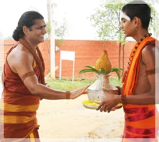 Swamiji Welcomed with Purna Kumbha to Temple.
