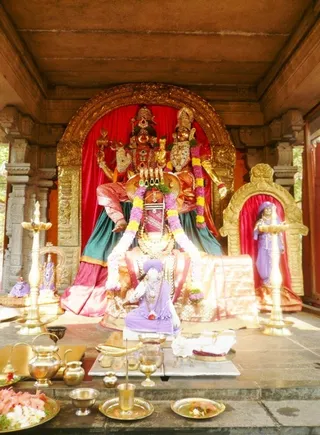 http://nithyananda.org/sites/default/files/photo-gallery/P1190219%20%28471x640%29.jpg