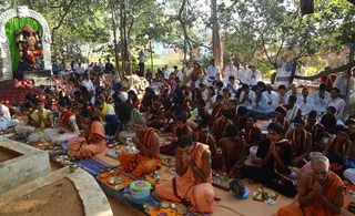 http://nithyananda.org/sites/default/files/photo-gallery/Puja2.jpg