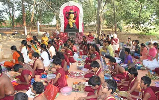 http://nithyananda.org/sites/default/files/photo-gallery/Puja_0.jpg