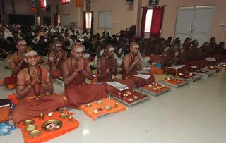 http://nithyananda.org/sites/default/files/photo-gallery/Puja_1.jpg