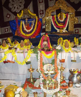 http://nithyananda.org/sites/default/files/photo-gallery/Puja_8.jpg