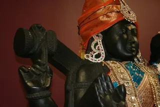 http://nithyananda.org/sites/default/files/photo-gallery/Sandhan%20on%20Nithyanandeswaras%20Hands.jpg