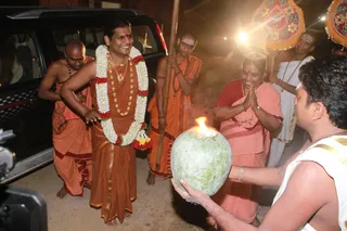 Swamiji is Being Welcomed With enthusiasm and with full Traditional Honor to Bidadi