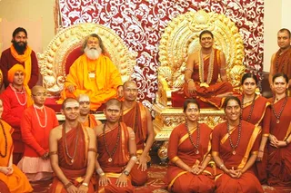 Group Photo of Nithyananda Swamiji , Swami Maheshwaranandapuri and all other Swamis
