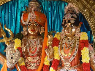Nithyanandeswara And Nithyanandeswari