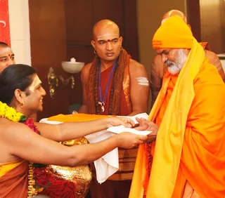 http://nithyananda.org/sites/default/files/photo-gallery/_MG_4465-20140109-183029.JPG