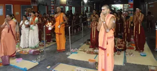 http://nithyananda.org/sites/default/files/photo-gallery/arathi-1_0.jpg