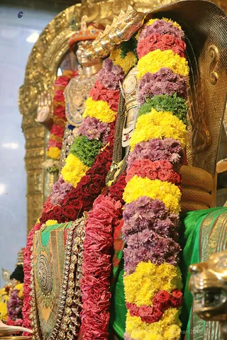 http://nithyananda.org/sites/default/files/photo-gallery/batch_2018-09Sep-28-nithyananda-diary_bengaluru-aadheenam_uttamotama-seva_7T9A7906.JPG