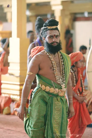 http://nithyananda.org/sites/default/files/photo-gallery/batch_2018-09Sep-28-nithyananda-diary_bengaluru-aadheenam_uttamotama-seva_7T9A7949.JPG