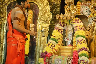 http://nithyananda.org/sites/default/files/photo-gallery/batch_2018-09Sep-29-nithyananda-diary_bengaluru-aadheenam_uttamotama-seva_7T9A8114.JPG