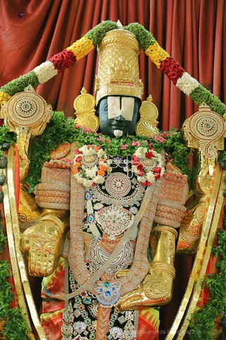 http://nithyananda.org/sites/default/files/photo-gallery/batch_2018-09Sep-29-nithyananda-diary_bengaluru-aadheenam_uttamotama-seva_7T9A8121.JPG