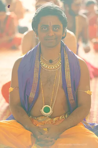 http://nithyananda.org/sites/default/files/photo-gallery/batch_2018-09Sep-29-nithyananda-diary_bengaluru-aadheenam_uttamotama-seva_7T9A8140.JPG