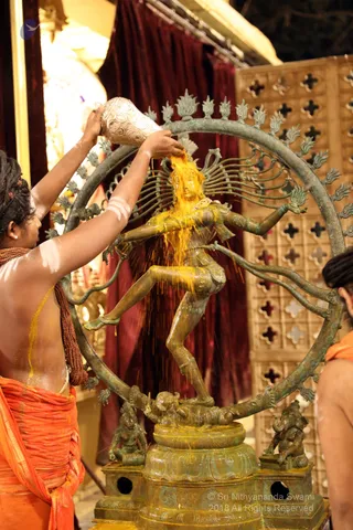 http://nithyananda.org/sites/default/files/photo-gallery/batch_2018-12Dec-23-nithyananda-diary_bengaluru-aadheenam_uttamotama-seva_7T9A9002.JPG