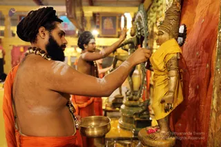 http://nithyananda.org/sites/default/files/photo-gallery/batch_2018-12Dec-23-nithyananda-diary_bengaluru-aadheenam_uttamotama-seva_7T9A9025.JPG