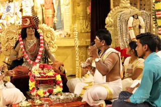 http://nithyananda.org/sites/default/files/photo-gallery/batch_2018-12Dec-23-nithyananda-diary_bengaluru-aadheenam_uttamotama-seva_7T9A9061.JPG