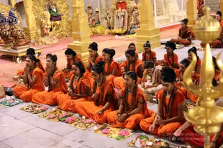 http://nithyananda.org/sites/default/files/photo-gallery/batch_2018-12Dec-23-nithyananda-diary_bengaluru-aadheenam_uttamotama-seva_7T9A9066.JPG