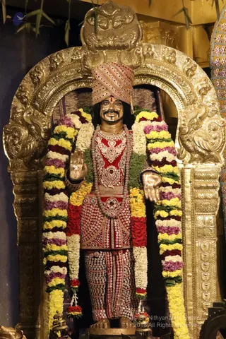 http://nithyananda.org/sites/default/files/photo-gallery/batch_2018-12Dec-23-nithyananda-diary_bengaluru-aadheenam_uttamotama-seva_7T9A9084.JPG