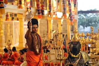 http://nithyananda.org/sites/default/files/photo-gallery/batch_2018-12Dec-23-nithyananda-diary_bengaluru-aadheenam_uttamotama-seva_7T9A9089.JPG