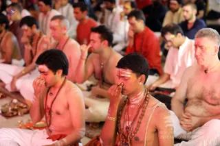 http://nithyananda.org/sites/default/files/photo-gallery/batch_2018-12Dec-25-nithyananda-diary_bengaluru-aadheenam_uttamotama-seva_7T7A9483.JPG