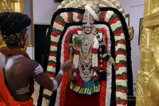 http://nithyananda.org/sites/default/files/photo-gallery/batch_2018-12Dec-25-nithyananda-diary_bengaluru-aadheenam_uttamotama-seva_7T7A9565.JPG