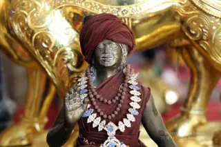 http://nithyananda.org/sites/default/files/photo-gallery/batch_2018-12Dec-26-nithyananda-diary_bengaluru-aadheenam_uttamotama-seva_7T9A0032.JPG