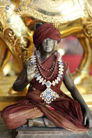 http://nithyananda.org/sites/default/files/photo-gallery/batch_2018-12Dec-26-nithyananda-diary_bengaluru-aadheenam_uttamotama-seva_7T9A0033.JPG