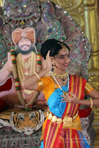http://nithyananda.org/sites/default/files/photo-gallery/batch_2018-12Dec-26-nithyananda-diary_bengaluru-aadheenam_uttamotama-seva_7T9A0060.JPG