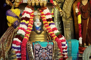 http://nithyananda.org/sites/default/files/photo-gallery/batch_2018-12Dec-26-nithyananda-diary_bengaluru-aadheenam_uttamotama-seva_7T9A9915.JPG