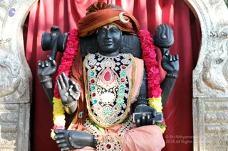 http://nithyananda.org/sites/default/files/photo-gallery/batch_2018-12Dec-26-nithyananda-diary_bengaluru-aadheenam_uttamotama-seva_7T9A9925.JPG