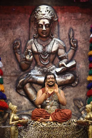 http://nithyananda.org/sites/default/files/photo-gallery/batch_batch_IMG_0482_0.JPG